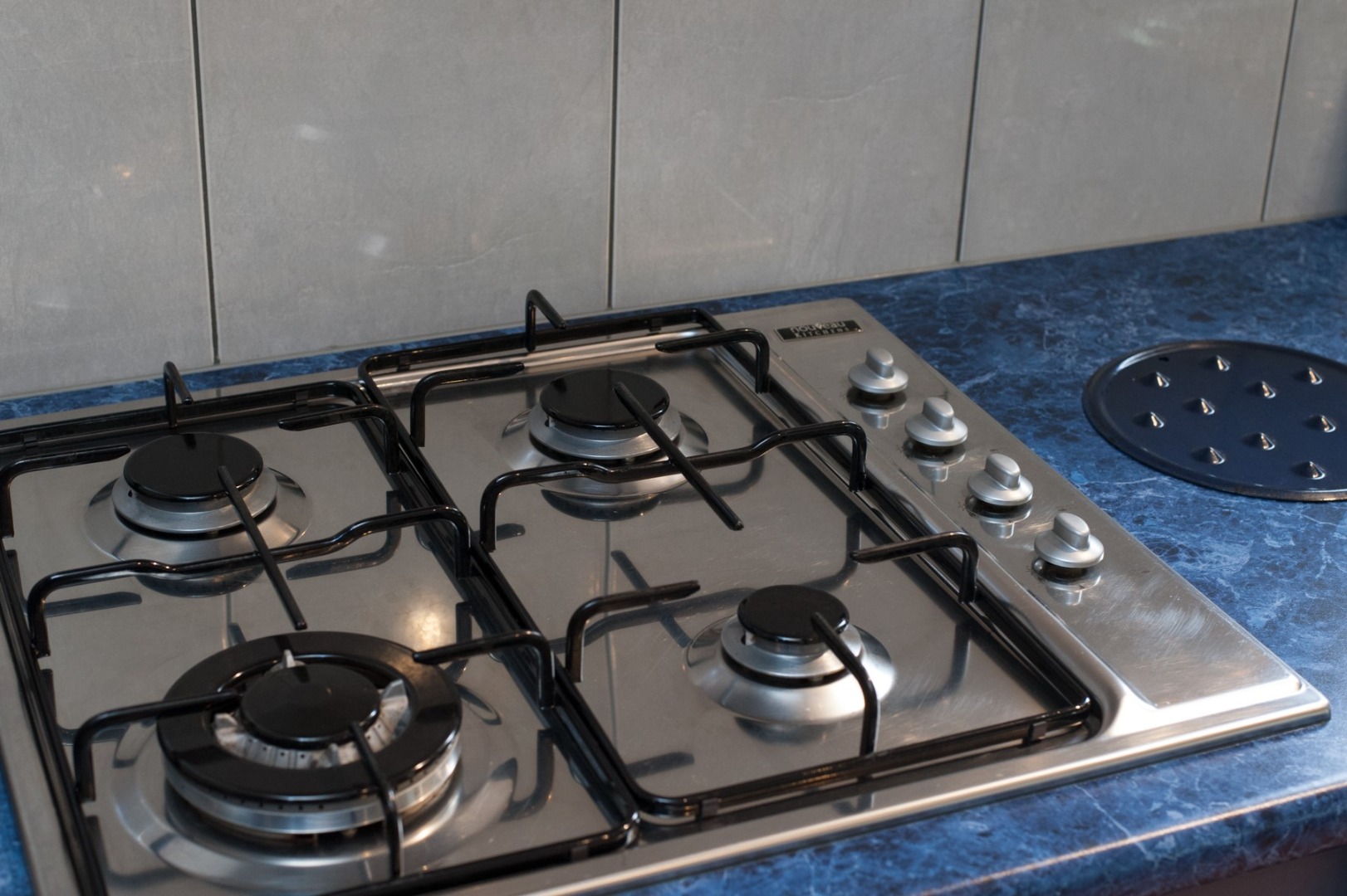 Gas hob in Kitchen.jpg
